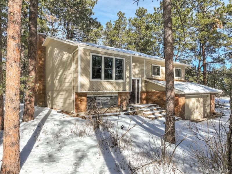 720 Arapahoe Dr, Monument, CO 80132