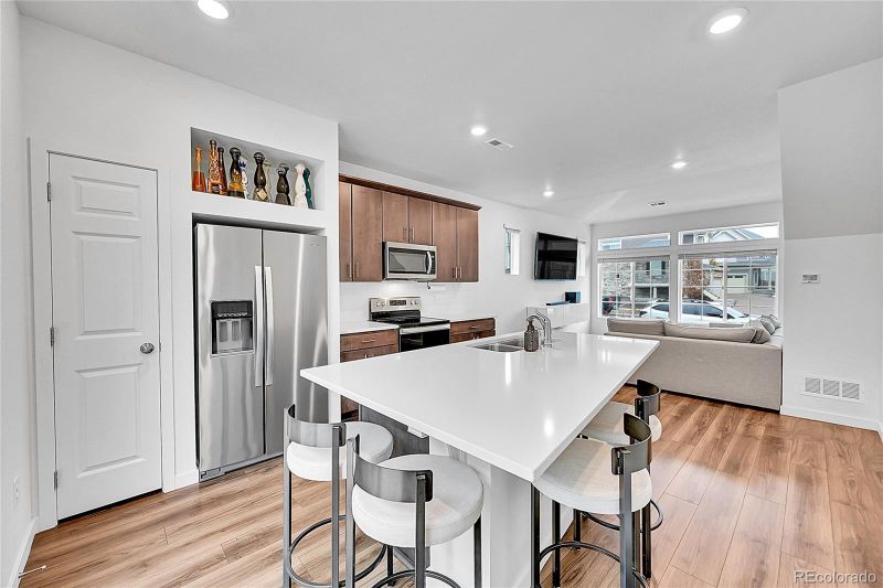 210 S Old Hammer Ct, Aurora, CO 80018
