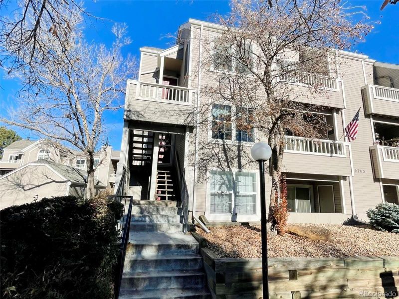 5765 W Atlantic Pl #103, Lakewood, CO 80227