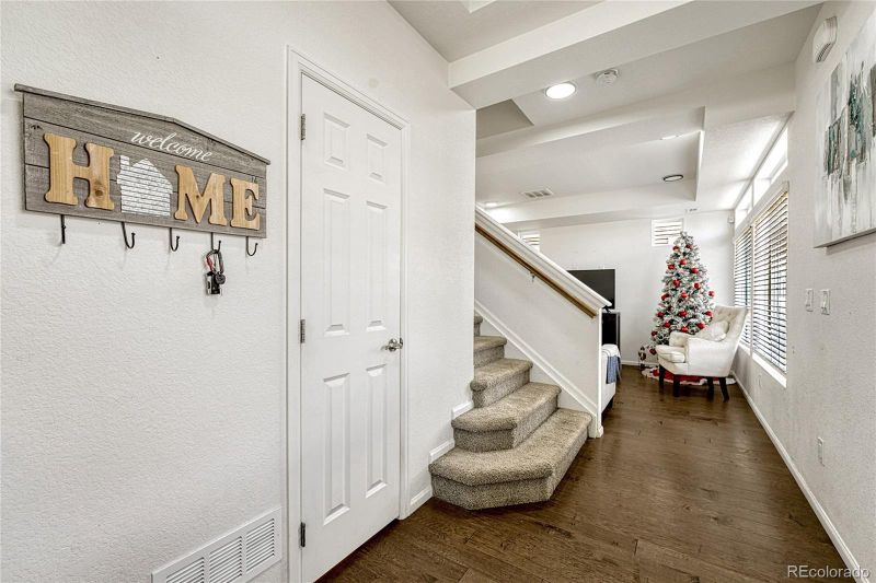 224 S Old Hammer St, Aurora, CO 80018