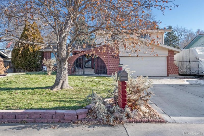 5868 Routt St, Arvada, CO 80004