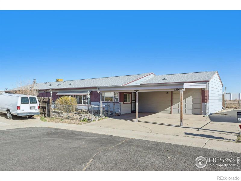 1214 Macdougal Ct, Dacono, CO 80514