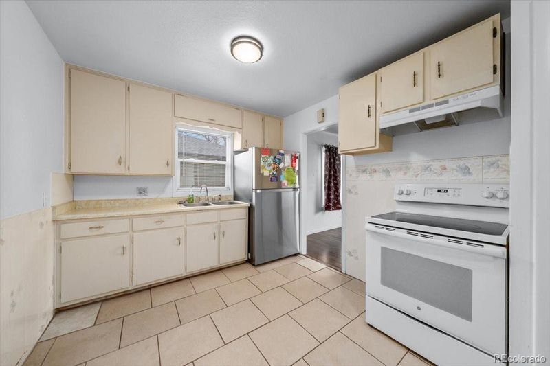 1716 6th St, Greeley, CO 80631
