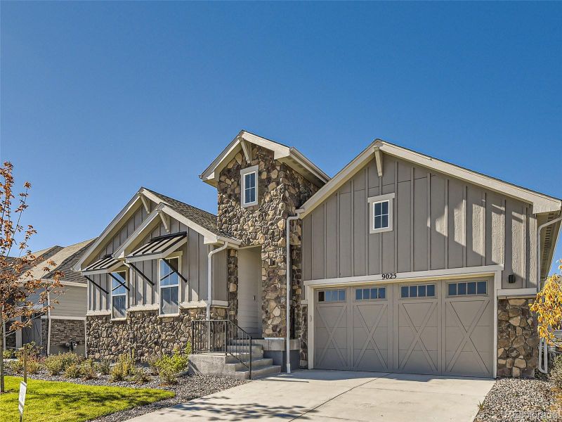 9025 S Shawnee Ct, Aurora, CO 80016