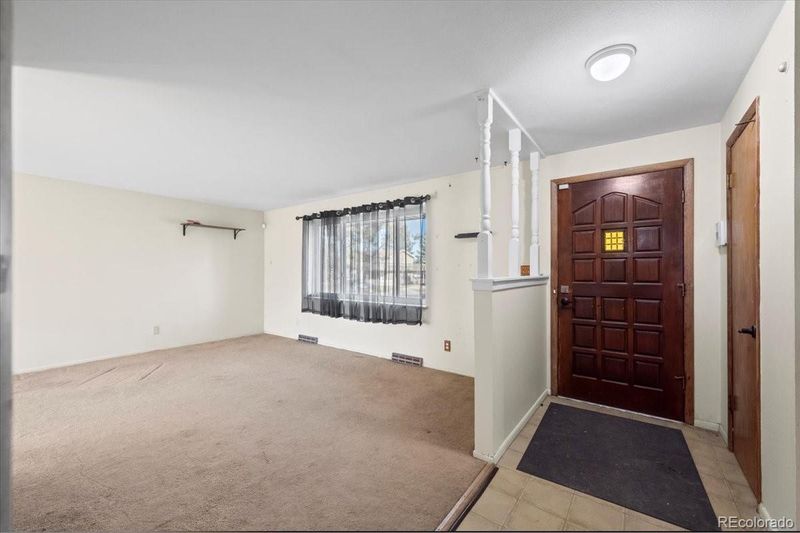 905 Daphne St, Broomfield, CO 80020