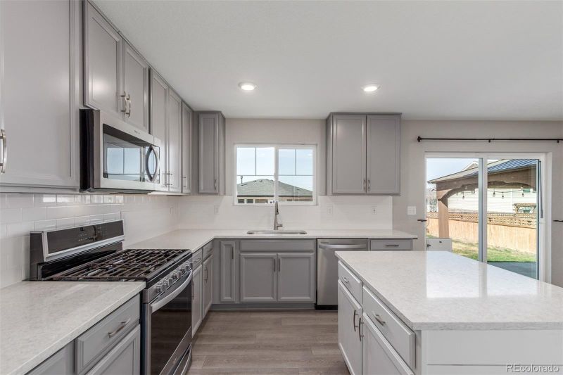 5957 N Orleans St, Aurora, CO 80019