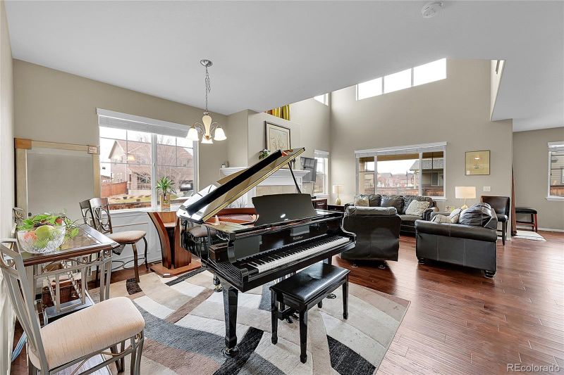 492 N Jackson Gap Way, Aurora, CO 80018