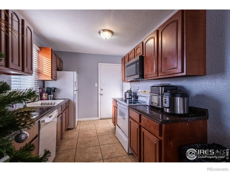 806 Mckinley St, Sterling, CO 80751