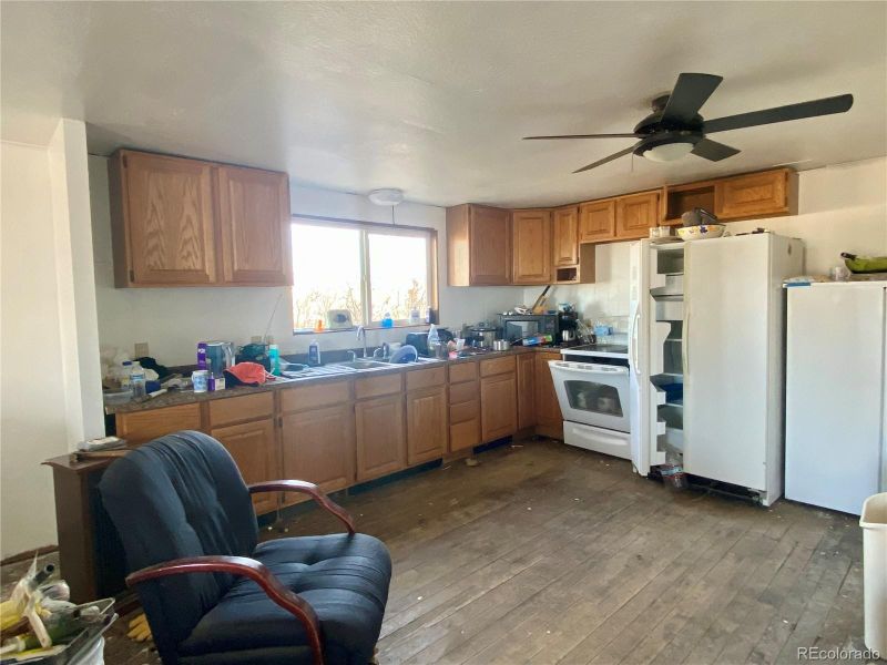 1180 Main St, Vona, CO 80861