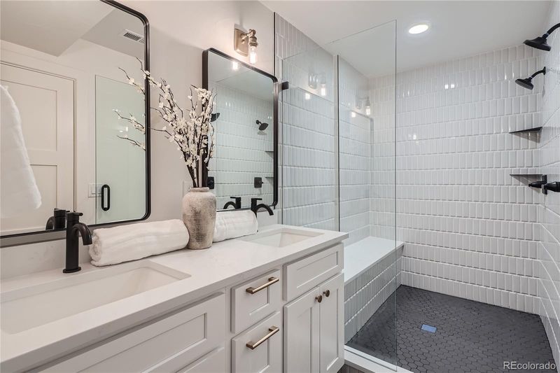 849 N Elm St #2, Denver, CO 80220