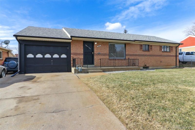 7001 Warren Dr, Denver, CO 80221