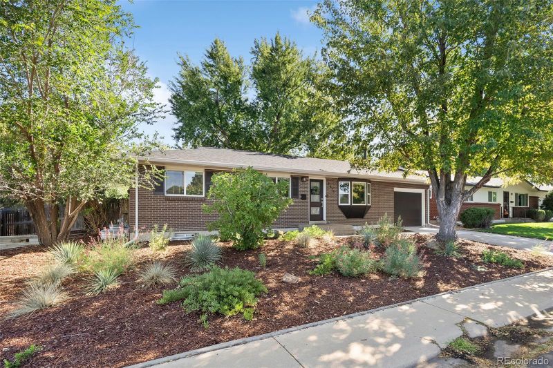 2432 S Newport St, Denver, CO 80224