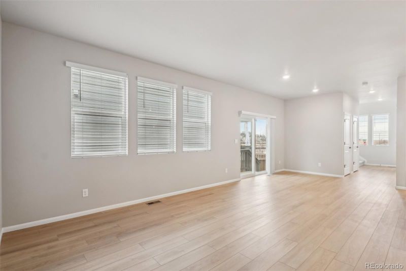6192 N Lisbon St, Aurora, CO 80019