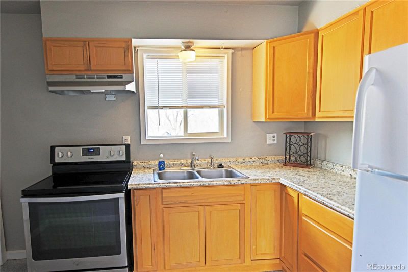 528 Oakbrush Cir, Collbran, CO 81624