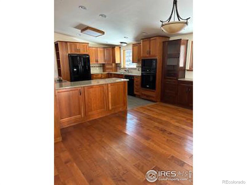 579 Hemlock Dr, Lyons, CO 80540