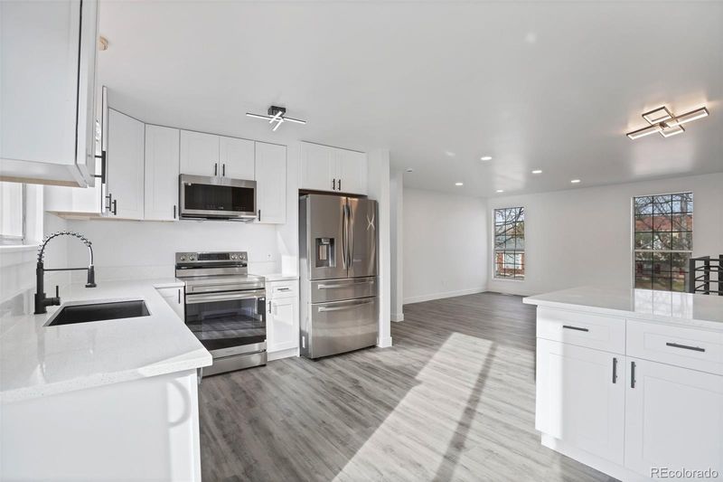 16552 E Kansas Dr, Aurora, CO 80017
