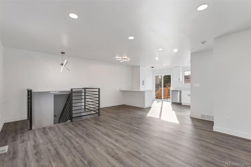 16552 E Kansas Dr, Aurora, CO 80017