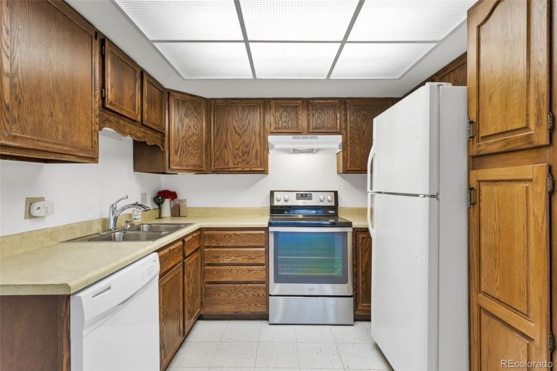 13631 E Marina Dr #107, Aurora, CO 80014