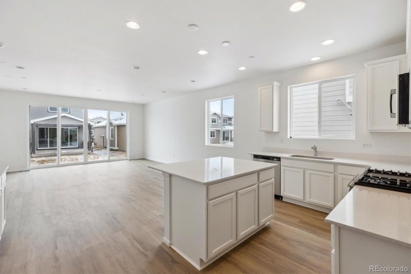 9673 Ceylon St, Commerce City, CO 80022