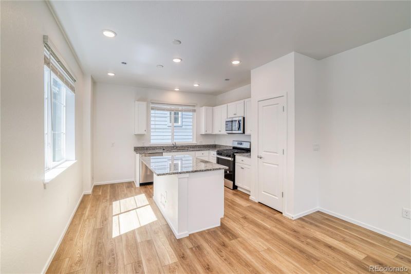 23950 E 41st Ave, Aurora, CO 80019