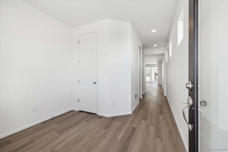 6585 N Nepal St, Aurora, CO 80019
