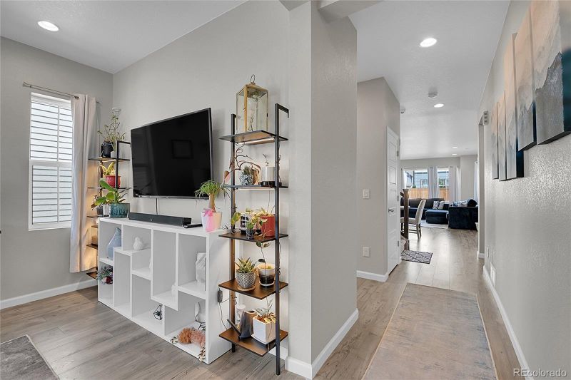 27891 E 7th Ave, Aurora, CO 80018