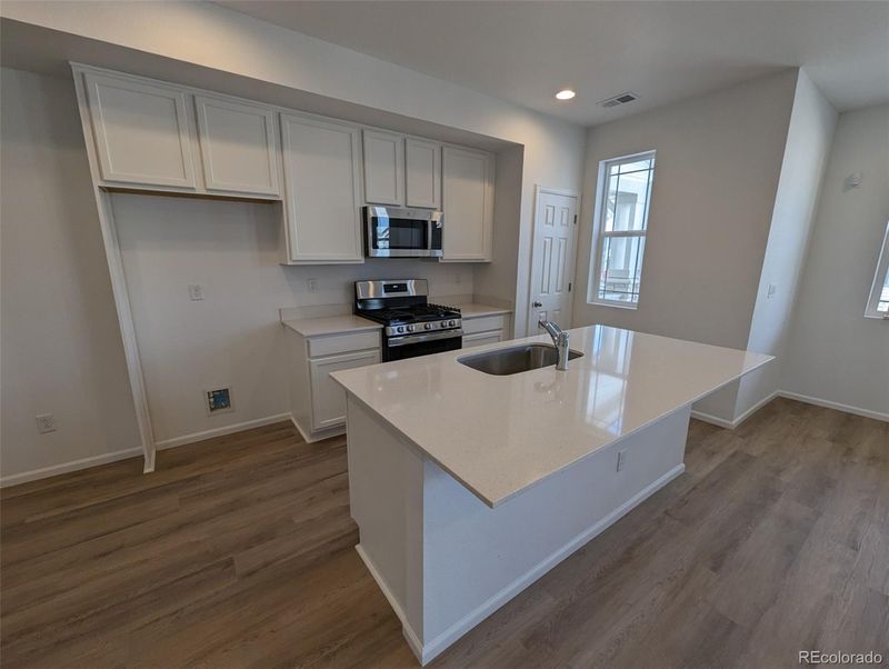 8489 Eagle River St, Littleton, CO 80125