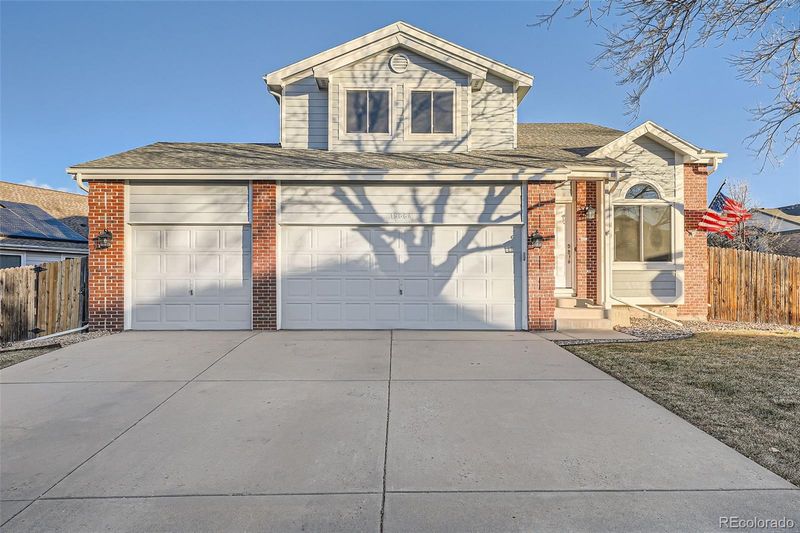 19664 E Caspian Cir, Aurora, CO 80013