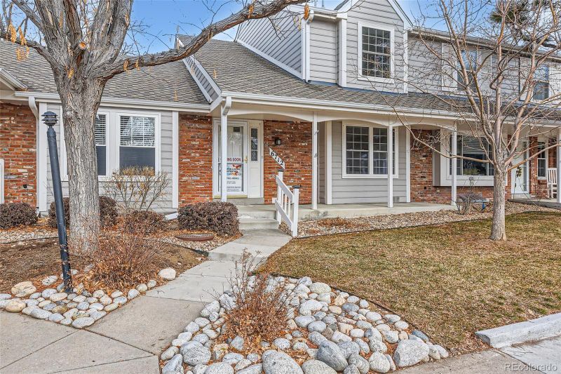 6712 E Briarwood Dr, Centennial, CO 80112