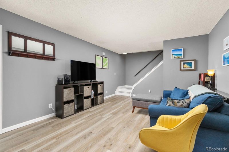 9886 Appletree Pl, Thornton, CO 80260