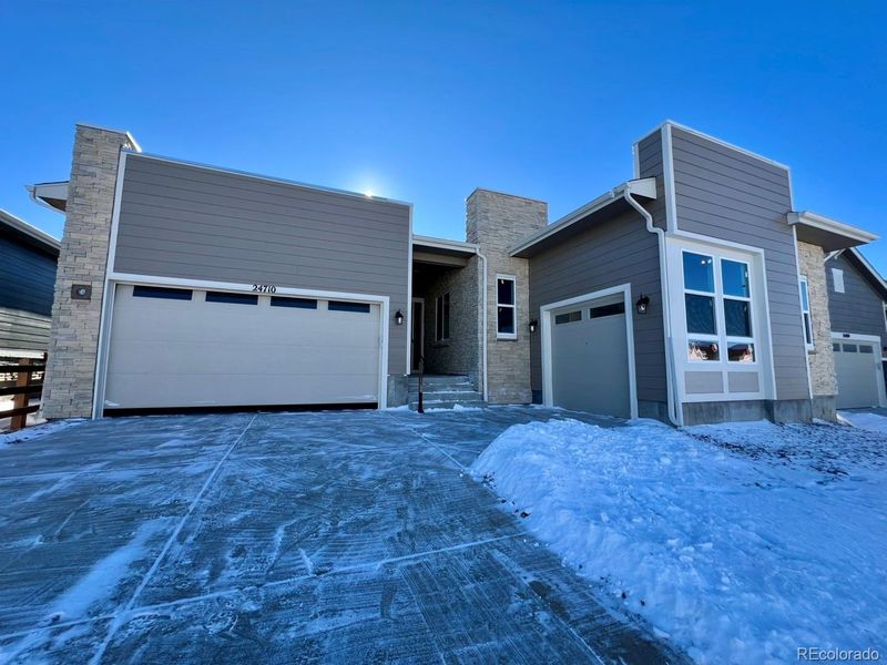 24710 E 36th Ave, Aurora, CO 80019
