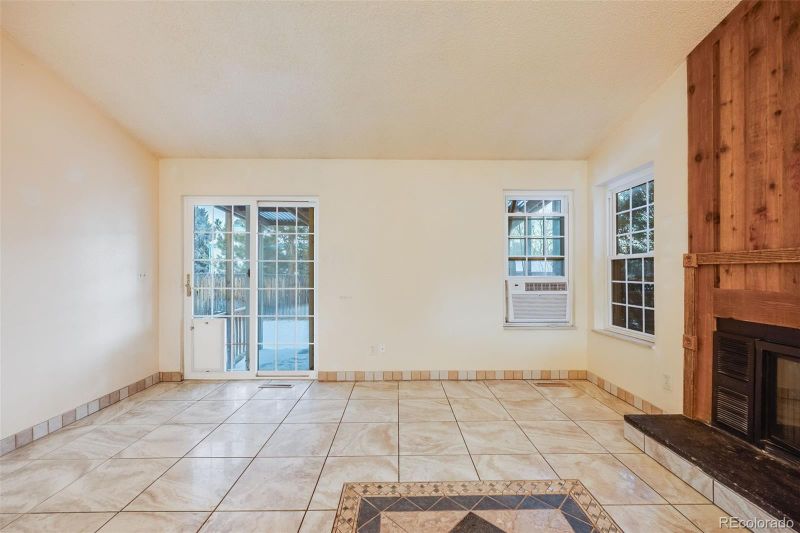 5557 W 75th Pl, Arvada, CO 80003