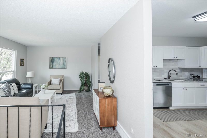 710 S Oakland St, Aurora, CO 80012