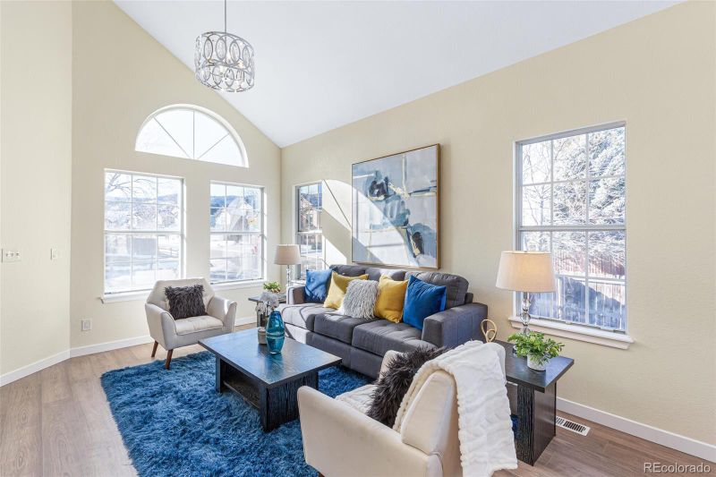 10187 Lynx Ln, Littleton, CO 80125