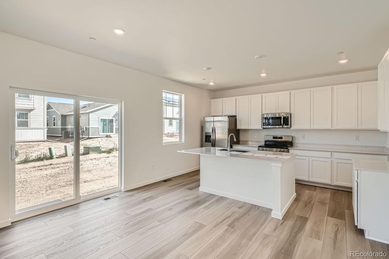 10994 Norfolk Ct, Commerce City, CO 80022