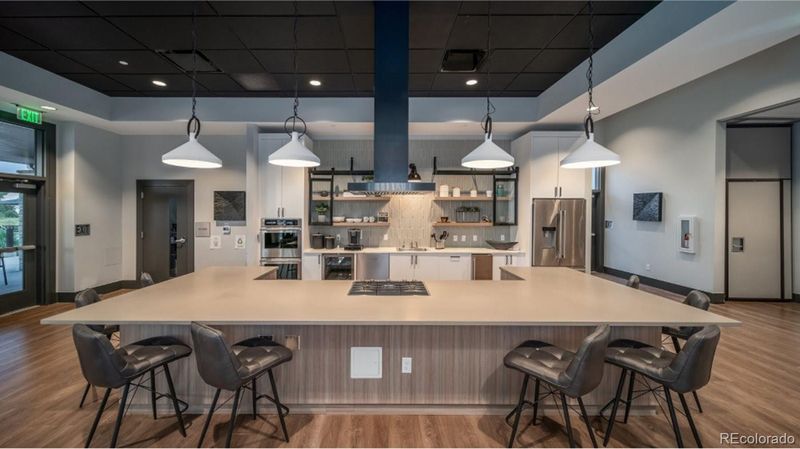 5077 N Quemoy St, Aurora, CO 80019