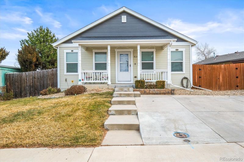 520 Glen Ayre St, Dacono, CO 80514
