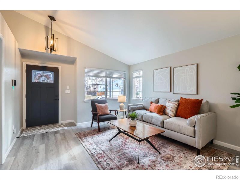 1127 Red Oak Dr, Longmont, CO 80504