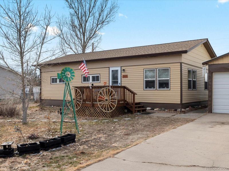 635 2nd St, Bennett, CO 80102