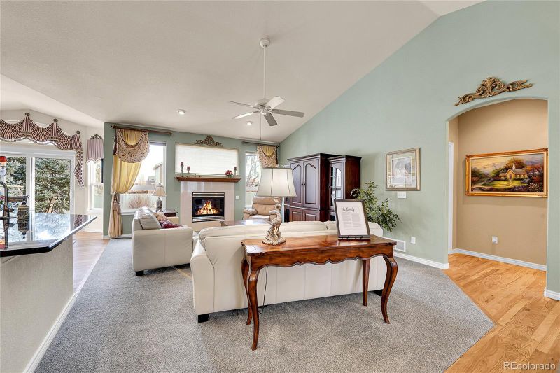 9042 Eldorado Ave, Longmont, CO 80504