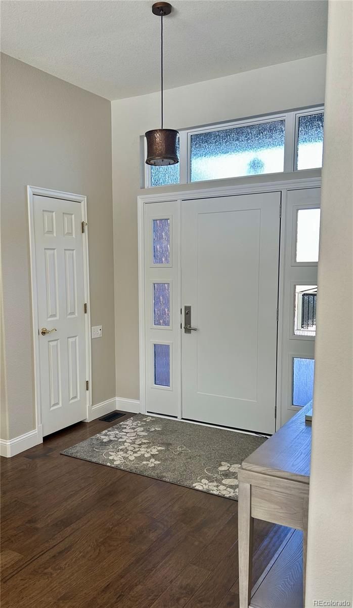 8717 Forrest Dr, Highlands Ranch, CO 80126