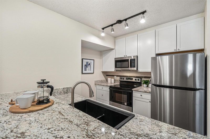 2880 S Locust St #704N, Denver, CO 80222