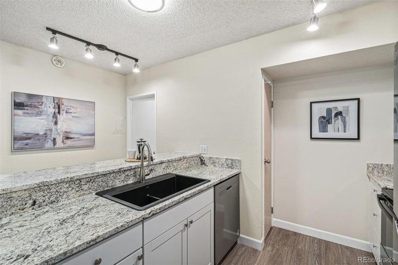 2880 S Locust St #704N, Denver, CO 80222