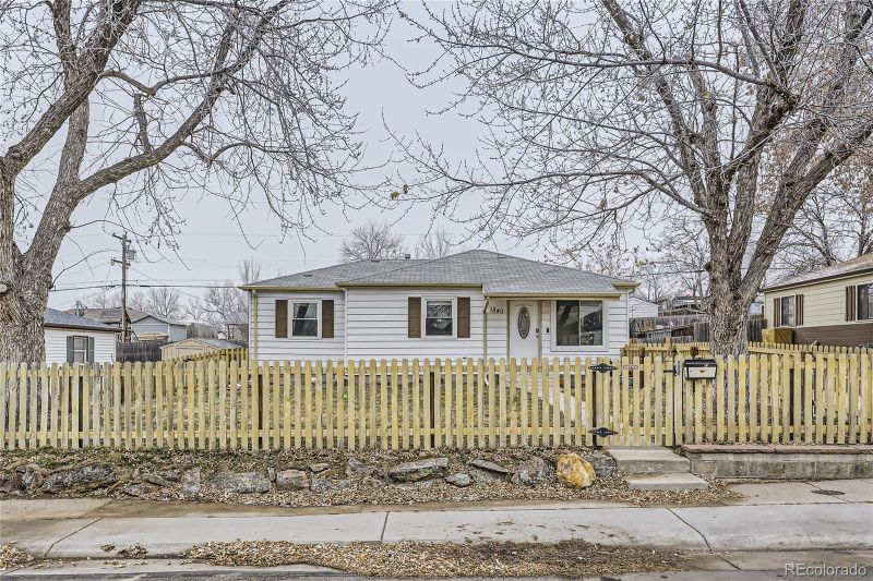 1840 Rowena St, Thornton, CO 80229