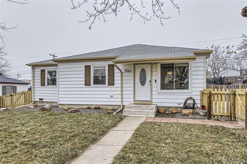 1840 Rowena St, Thornton, CO 80229