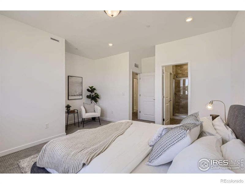 2725 Bear Springs Cir, Longmont, CO 80503
