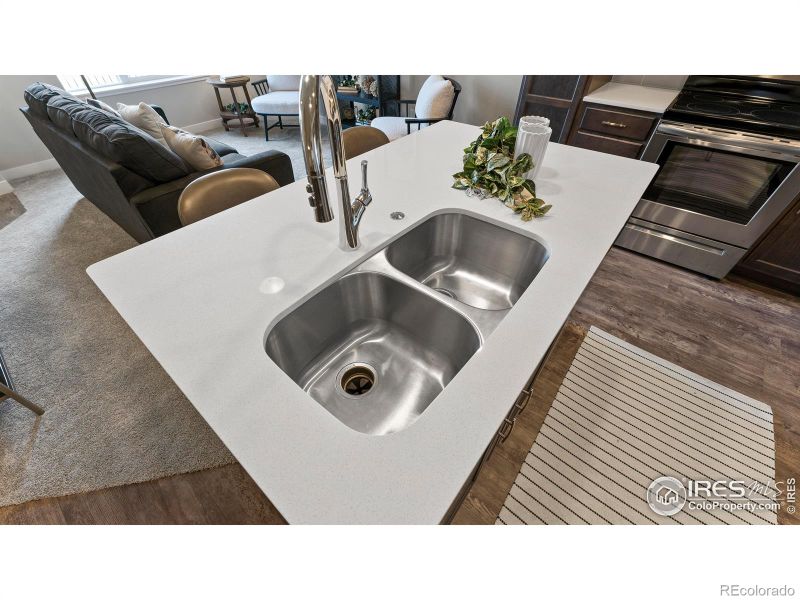 6785 Maple Leaf Dr, Timnath, CO 80547