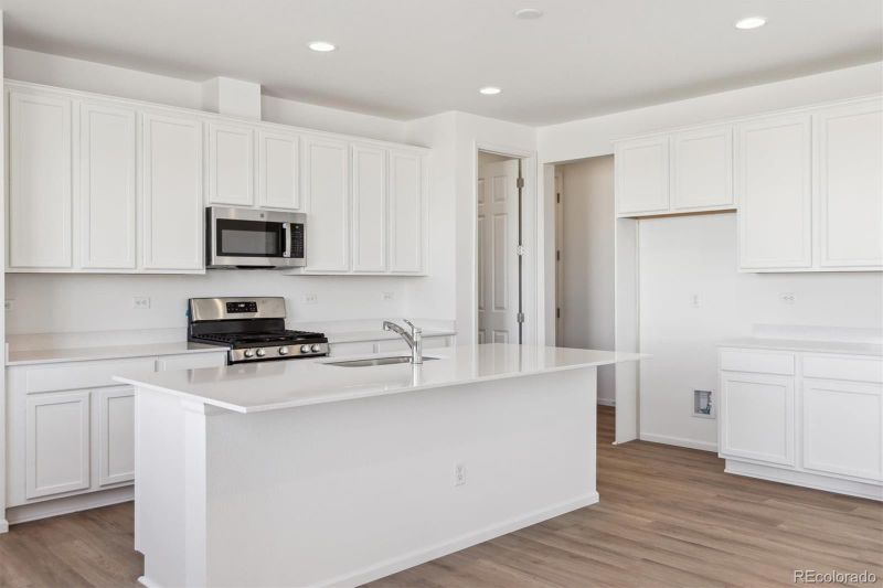 6645 N Nepal St, Aurora, CO 80019