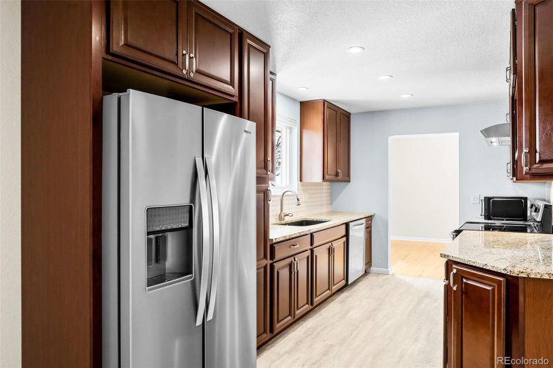 1662 S Everett St, Lakewood, CO 80232