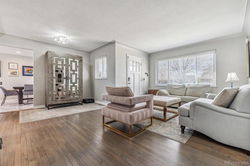 2916 Ivanhoe St, Denver, CO 80207